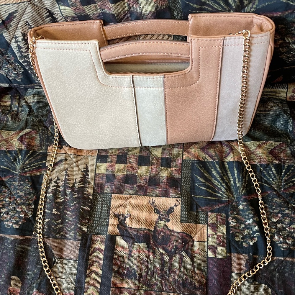 A beautiful Lauren Conrad purse